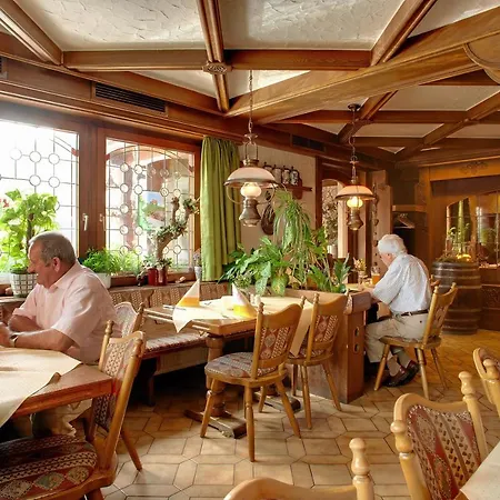 Hotel-restaurant Haus Nicklass فندق Ingelfingen